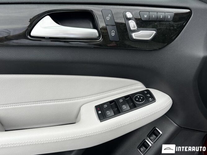 Mercedes GLS 450 47 mercedes GLS 450 2019