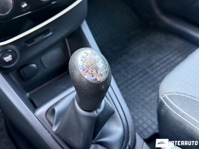 Renault Clio 41 renault Clio 2015