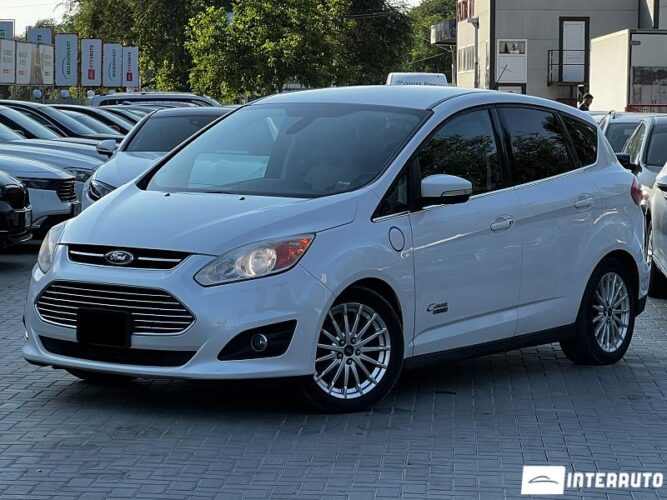 Ford C-MAX 2012 doar la InterAuto