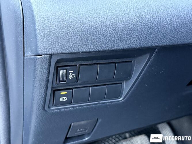 Toyota Yaris 47 toyota Yaris 2020