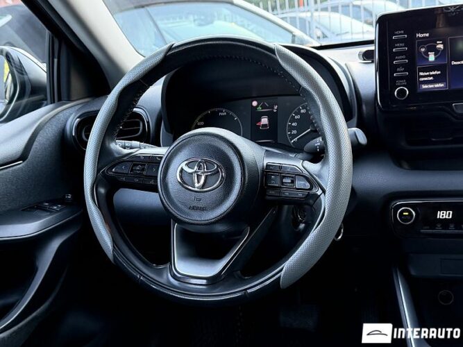 Toyota Yaris 39 toyota Yaris 2020