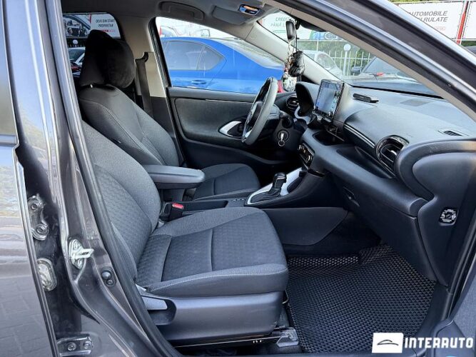 Toyota Yaris 43 toyota Yaris 2020