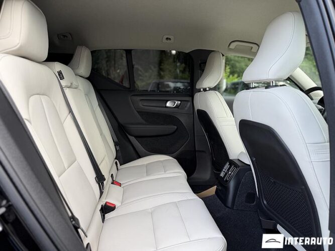Volvo XC 40 46 volvo XC 40 2021