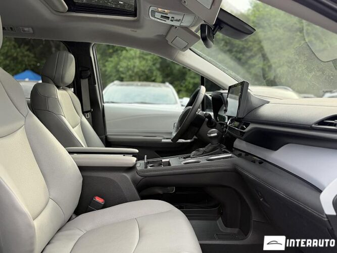 toyota Sienna 2025