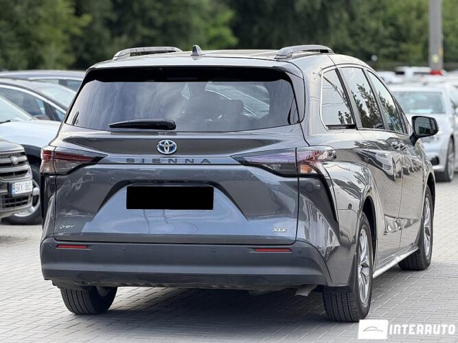 toyota Sienna 2025
