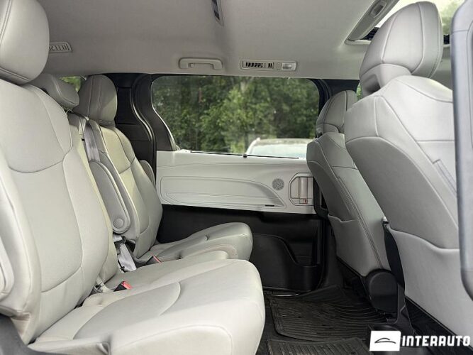 toyota Sienna 2025