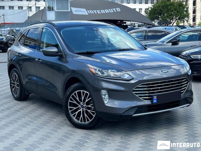 Ford Escape 2021 doar la InterAuto