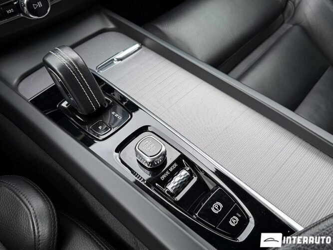 volvo XC 60 2020