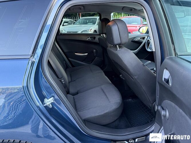 Opel Astra 35 opel Astra 2011