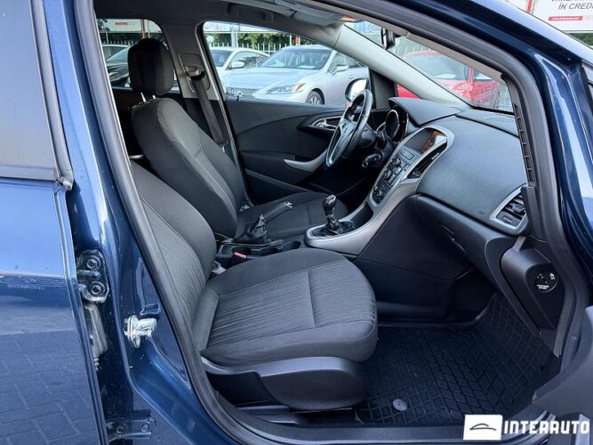 Opel Astra 33 opel Astra 2011