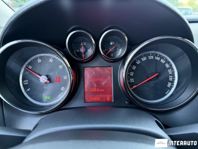 Opel Astra 38 opel Astra 2011