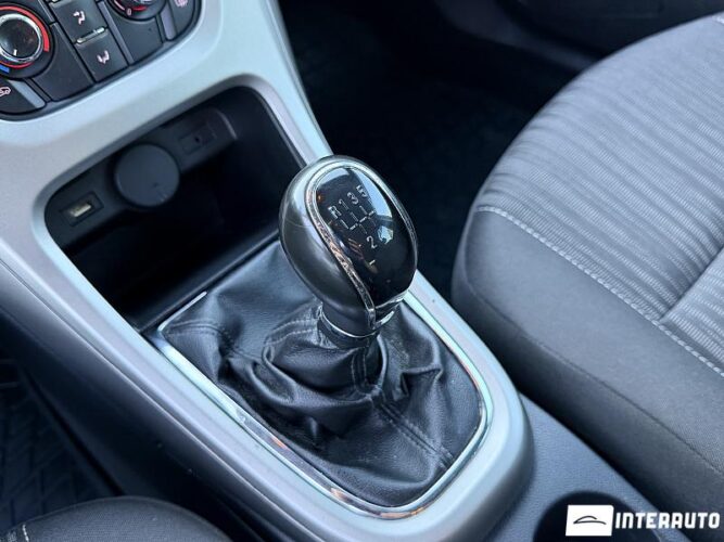 Opel Astra 42 opel Astra 2011
