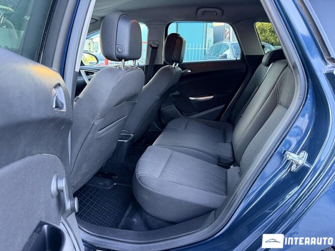 Opel Astra 34 opel Astra 2011