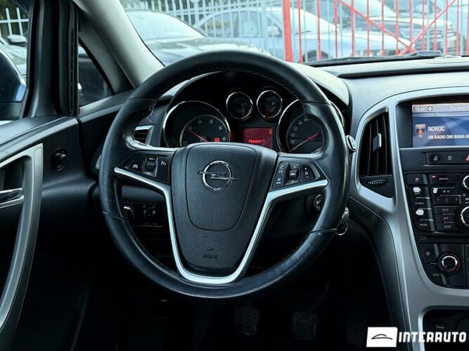 Opel Astra 39 opel Astra 2011