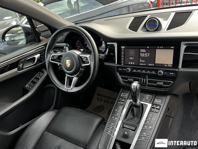 Porsche Macan 37 porsche Macan 2019