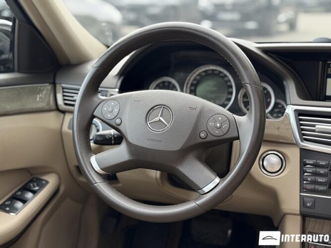 Mercedes E 220 41 mercedes E 220 2009