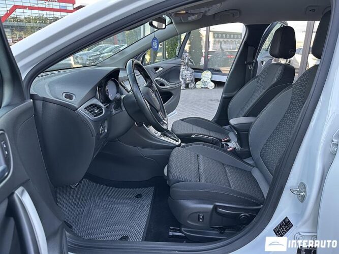 opel Astra 2020