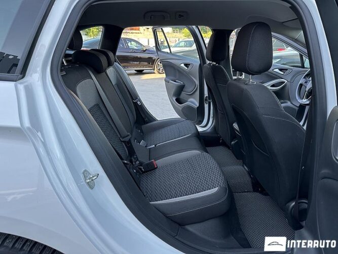 opel Astra 2020