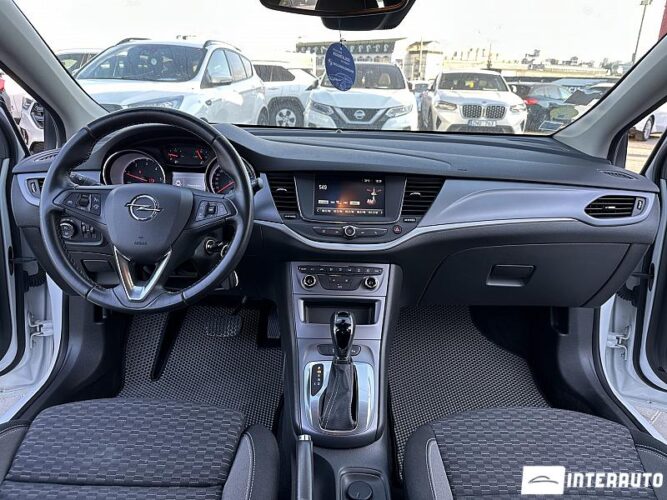 opel Astra 2020