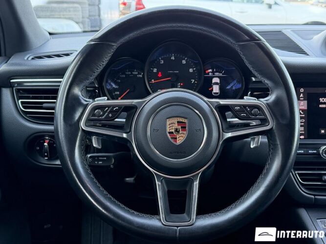 Porsche Macan 45 porsche Macan 2020