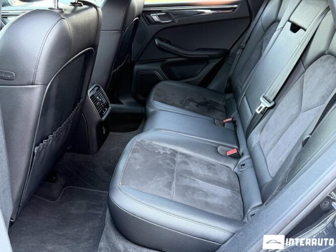 Porsche Macan 52 porsche Macan 2020