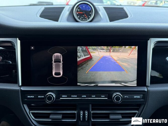 Porsche Macan 47 porsche Macan 2020