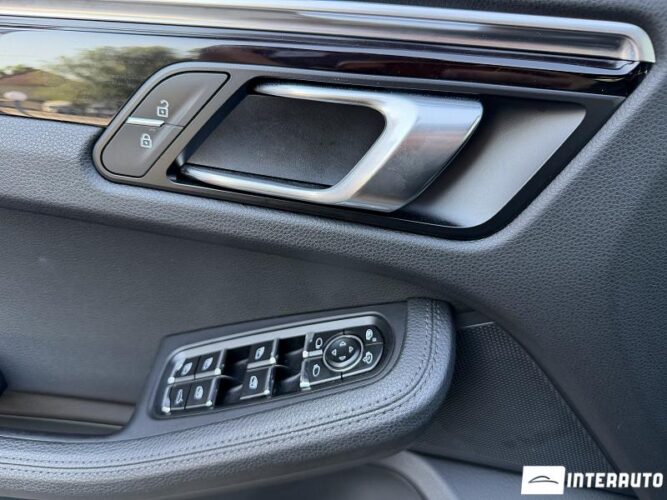 Porsche Macan 41 porsche Macan 2020