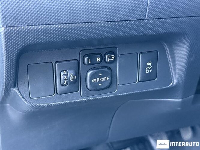 Toyota Auris 40 toyota Auris 2011
