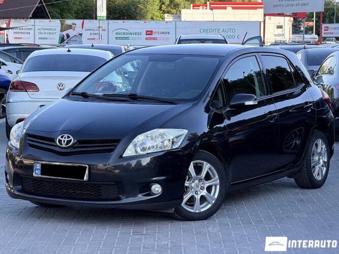 Toyota Auris 2011 doar la InterAuto