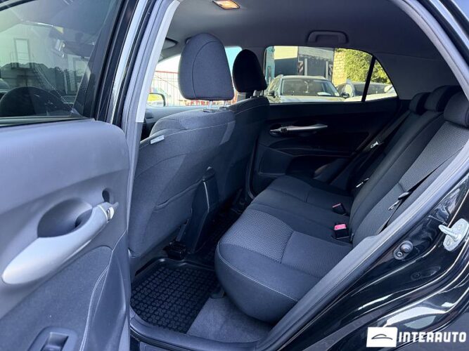 Toyota Auris 43 toyota Auris 2011