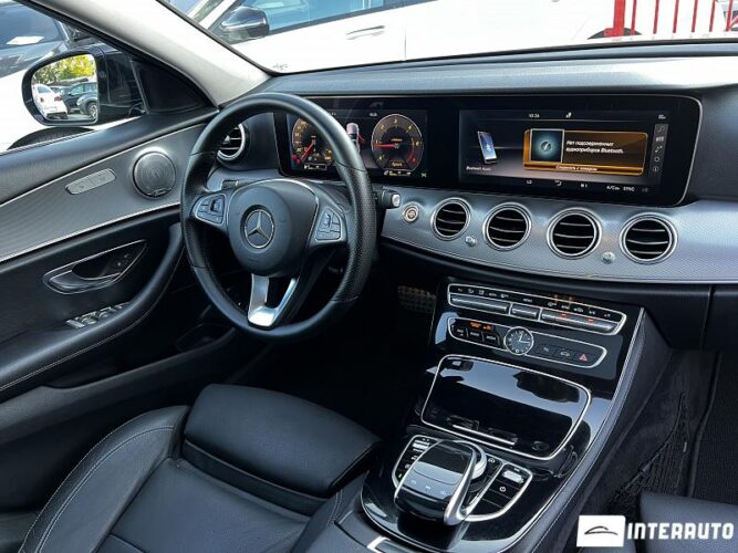 Mercedes E 220 44 mercedes E 220 2017