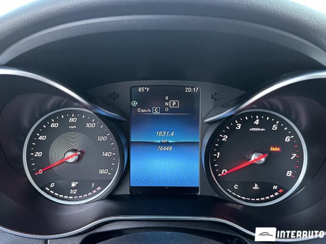 Mercedes C 300 42 mercedes C 300 2020