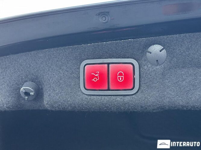 Mercedes C 300 57 mercedes C 300 2020