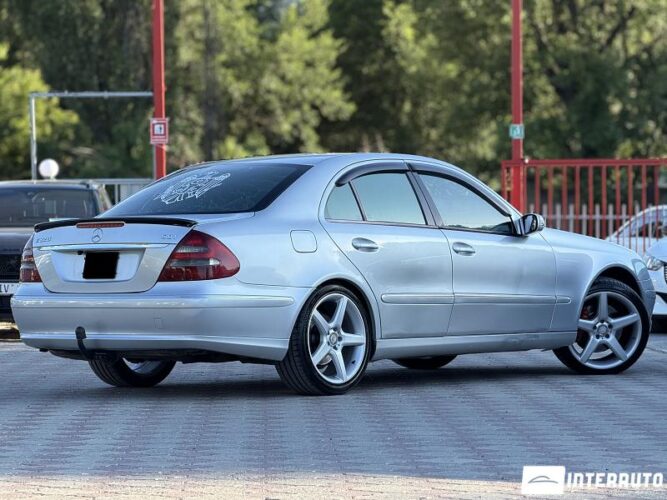 Mercedes E 220 32 mercedes E 220 2003