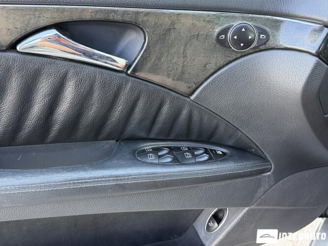 Mercedes E 220 36 mercedes E 220 2003