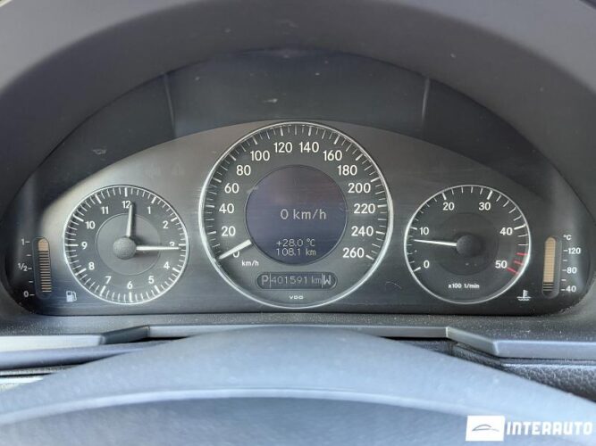 Mercedes E 220 42 mercedes E 220 2003