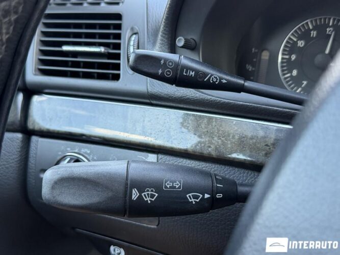 Mercedes E 220 41 mercedes E 220 2003