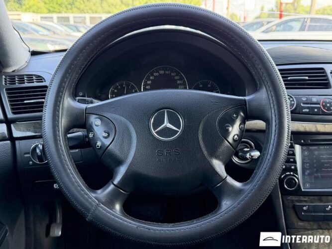 Mercedes E 220 40 mercedes E 220 2003