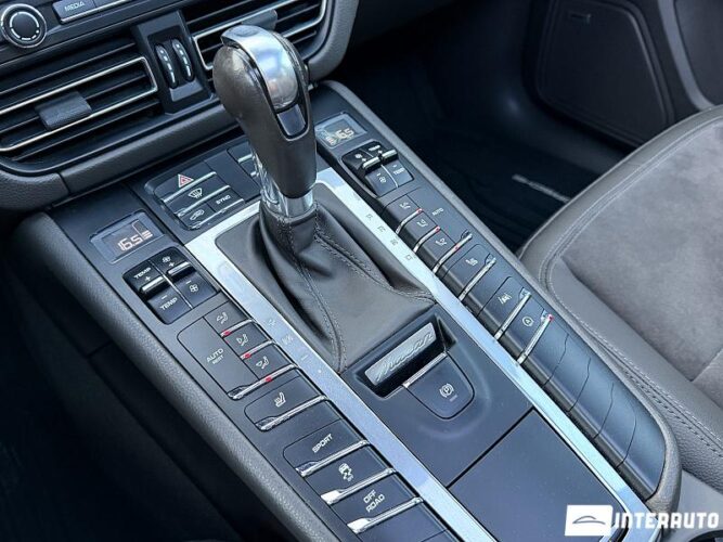 Porsche Macan 47 porsche Macan 2019