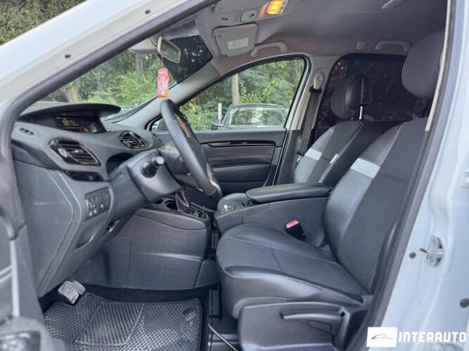 renault Scenic 2012