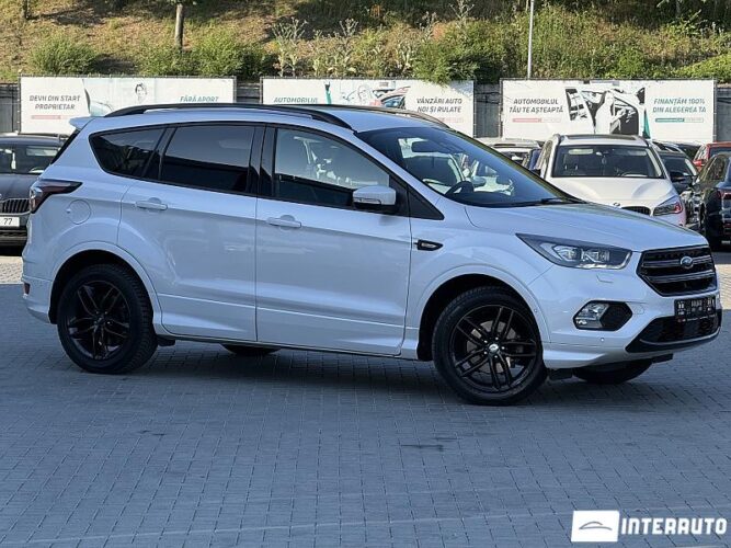 Ford Kuga 2017 doar la InterAuto