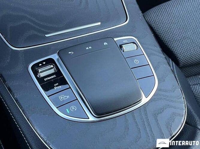 Mercedes E 220 51 mercedes E 220 2020