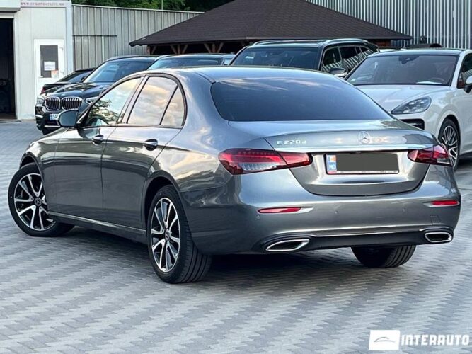 Mercedes E 220 38 mercedes E 220 2020