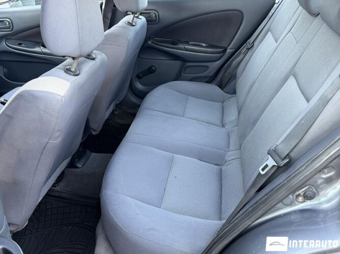 nissan Almera 2005