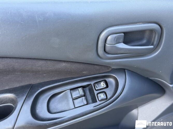 nissan Almera 2005