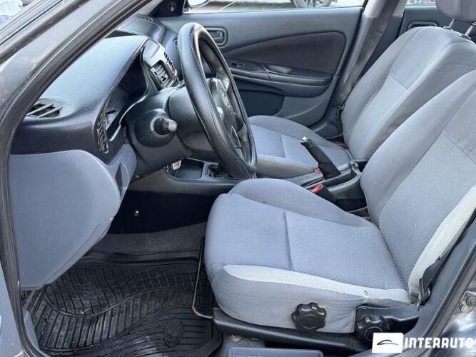nissan Almera 2005