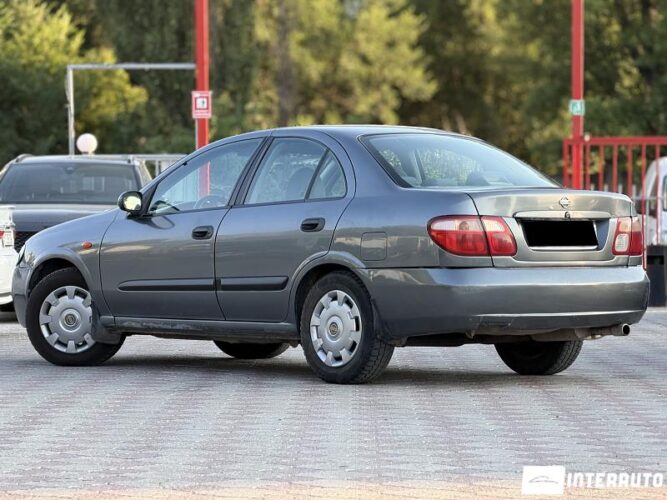 nissan Almera 2005