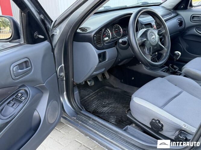 nissan Almera 2005