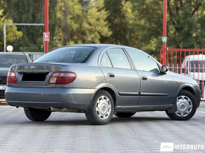 nissan Almera 2005