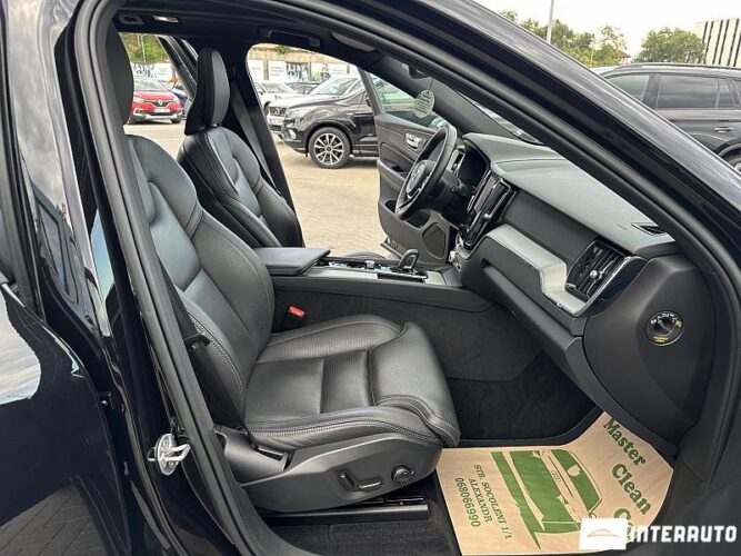 volvo XC 60 2022